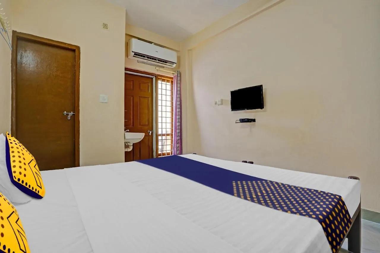 Spot On Bright Homes Elur 3*,  India